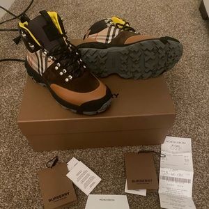 BRAND NEW never own. 100% authentic Burberry Boots